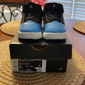 Jordan Max Aura 2 - toddler size 5c